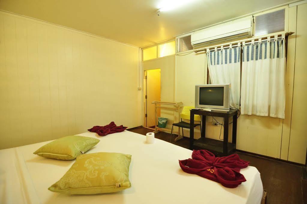 Pp October House Hostel Koh Phi Phi Ngoại thất bức ảnh
