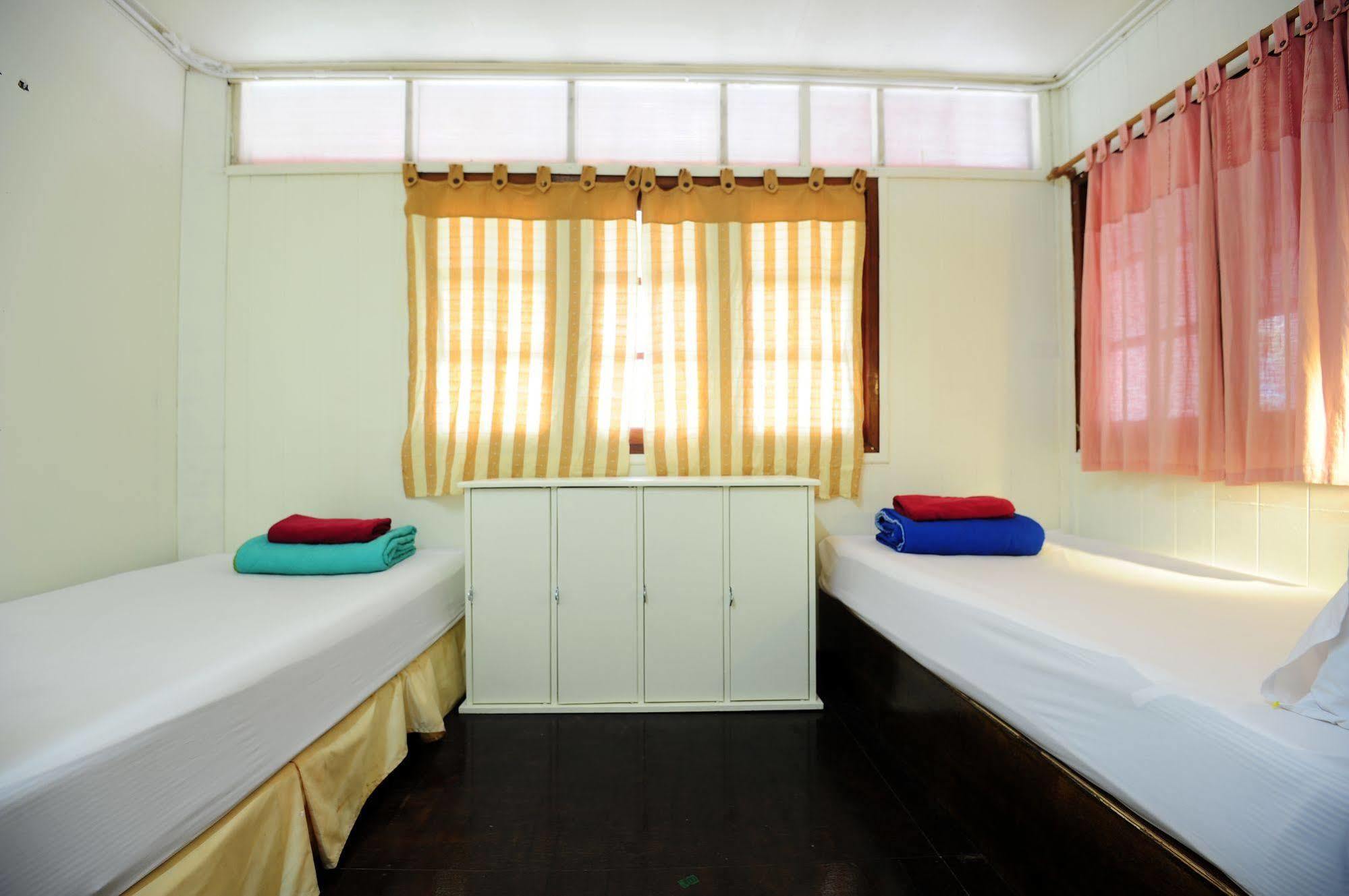 Pp October House Hostel Koh Phi Phi Ngoại thất bức ảnh