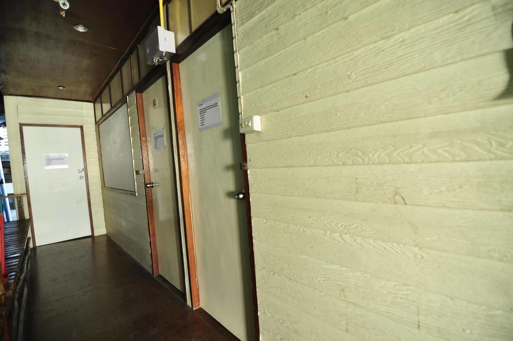 Pp October House Hostel Koh Phi Phi Ngoại thất bức ảnh